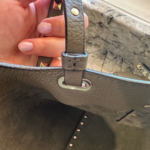 SOLD!!!! Valentino Medium Rockstud Leather Tote - Picture 11 of 16